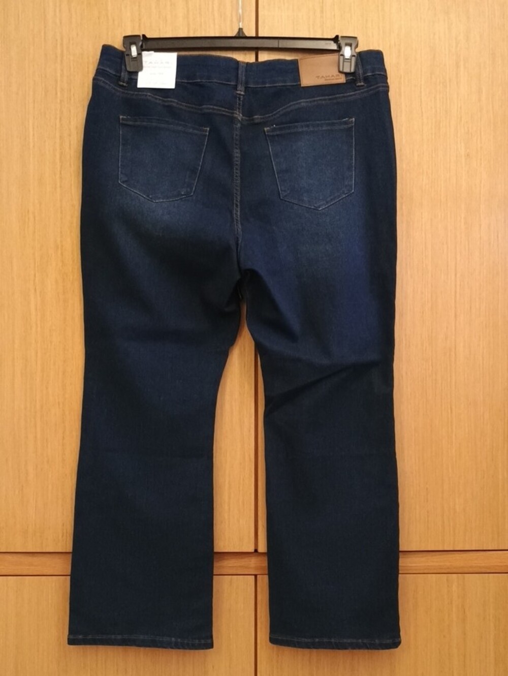 +SZ NWOT Tahari SZ 18W Navy"Natalie" Straight-Leg Jeans - Picture 2 of 9